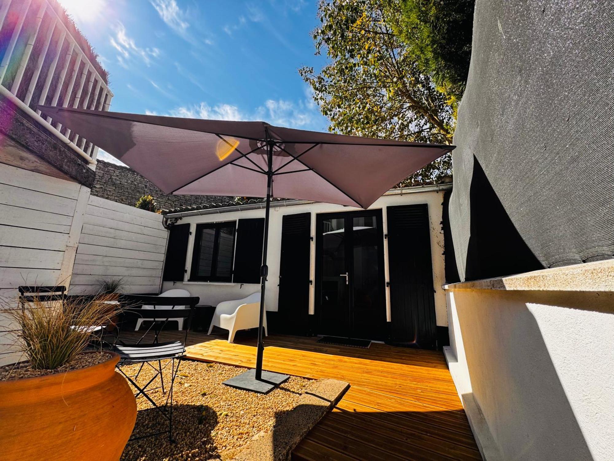 דירות ניורט Le Petit Re, Hypercentre, Garage Prive, Terrasse מראה חיצוני תמונה